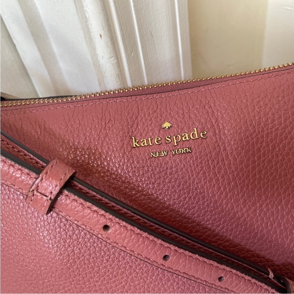 Kate spade ♠️ Crossbody GUC - Picture 7 of 7